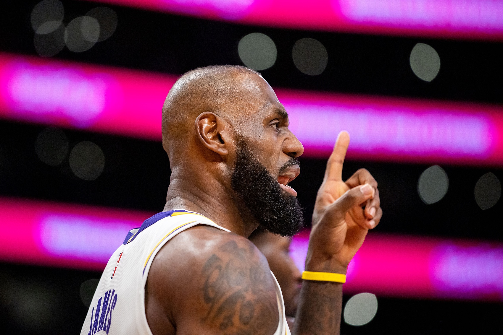 麻将-香波特：若你没按老詹的要求跑位 他会故意传球失误&amp;让教练换下你